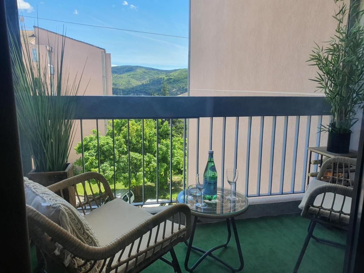 L'Exotique ! Apartamento Gréoux-les-Bains Exterior foto